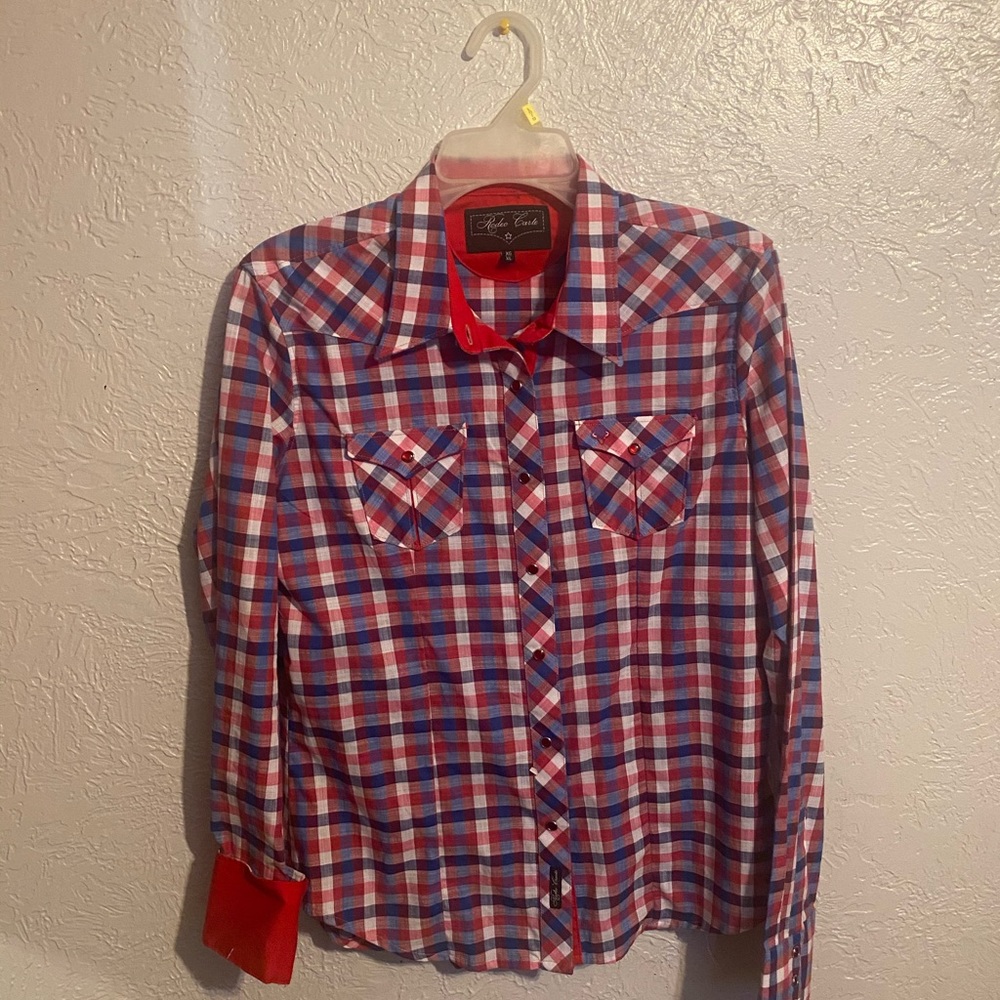 4 different flannels - Picture 2 of 4